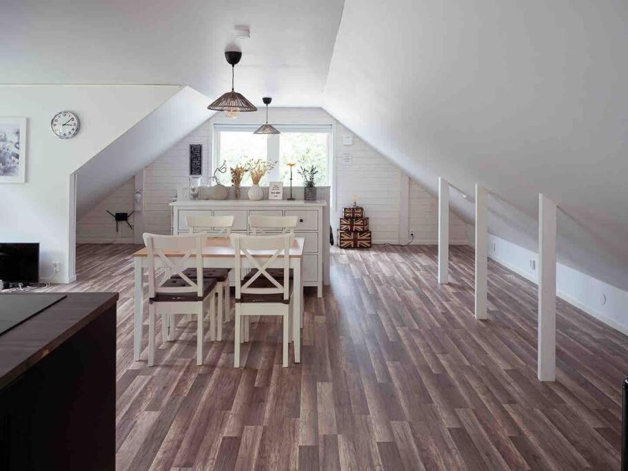 A Lovely Bright Apartment With It'S Own Entrance كونغْسباكّا المظهر الخارجي الصورة